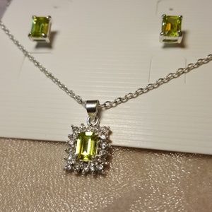 Sterling OL Peridot Neck & P.E.